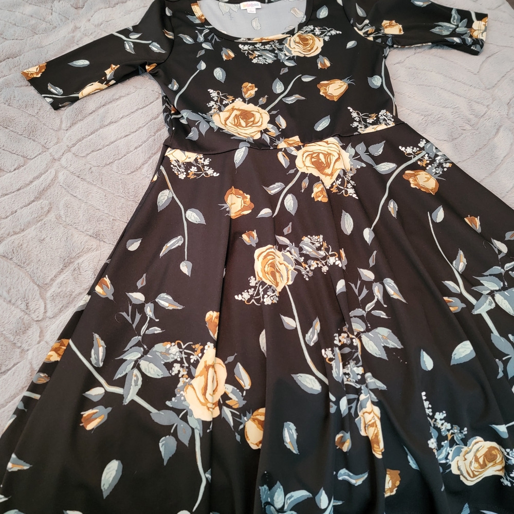LuLaRoe Maxi Dress With Yellow Flowers